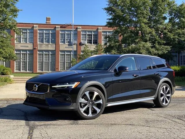 Test drive: 2023 Volvo V60 Cross Country exalts the wagon
