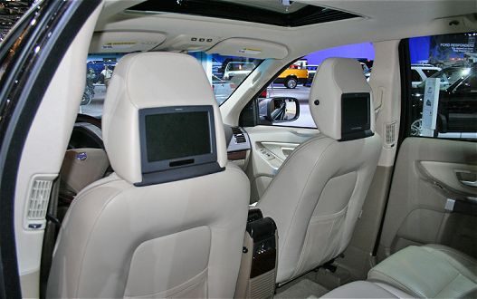 Volvo's RSEi-500™ entertainment system, shown at the 2010 Chicago Auto Show [via MotorTrend]