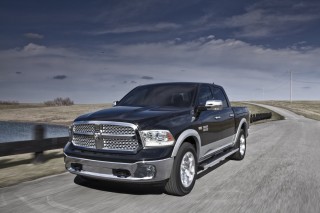 2013 Ram 1500 Pickup Truck: Same Looks, Much Better Mileage (Video)