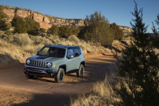 2015 Renegade - Jeep Downsizes For World Domination, Geneva Debut ...