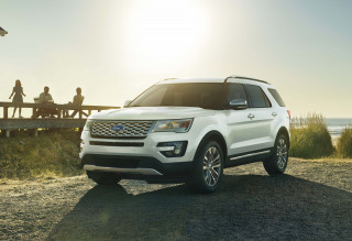 Ford recalls more than 650,000 Explorers for faulty roof rail covers post thumbnail