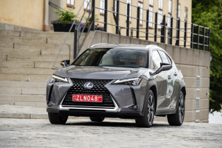2019 Lexus UX first drive review: Small-minded, but not like that post thumbnail