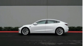 Tesla recalls all 2017-2020 Model 3 electric cars post thumbnail