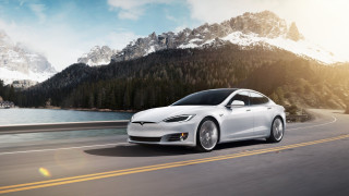 Tesla CEO: Self-driving taxi fleet to hit U.S. roads next year post thumbnail