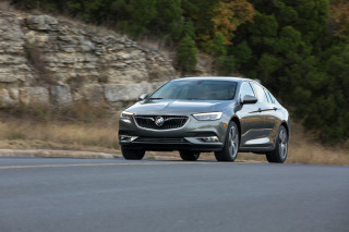 2020 Buick Regal 4 Door Sedan Avenir Fwd Price With Options Build And Price This Vehicle And Get Msrp Invoice Price And Free Dealer Price Quotes The Car Connection