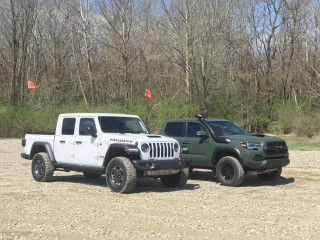 Jeep Gladiator Mojave vs. Tacoma TRD Pro, Hennessey tunes Audi R8, BMW 330e gets 23-mile range: What's New @ The Car Connection 2020 Jeep Gladiator Mojave and 2020 Toyota Tacoma TRD Pro