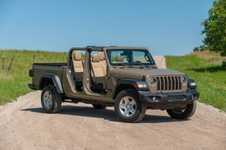 Review update: 2020 Jeep Gladiator Sport makes for a more useful Wrangler post thumbnail