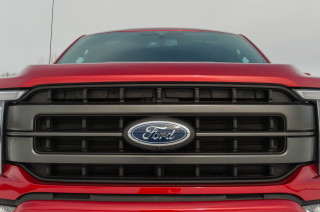 Faulty wipers force Ford to recall 650,000 newer SUVs and trucks post thumbnail
