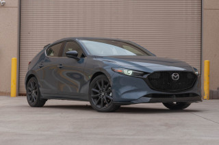 2021 Hyundai Elantra vs. 2021 Mazda 3: Compare Cars post thumbnail