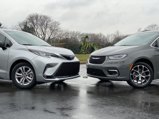 2021 Chrysler Pacifica vs 2021 Toyota Sienna: Compare Minivans post thumbnail