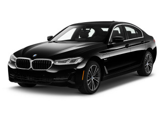 2022 BMW 5-Series 530e xDrive Plug-In Hybrid Angular Front Exterior View