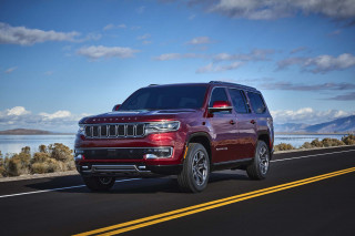 2022 Jeep Wagoneer lives again, Canoo launches EV pickup, Rivian R1S decamps: What's New @ The Car Connection post thumbnail