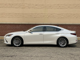First drive: 2022 Lexus ES 350 settles into middle life-cycle age post thumbnail
