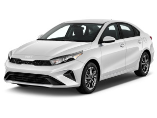 2023 Kia Forte LXS IVT Angular Front Exterior View