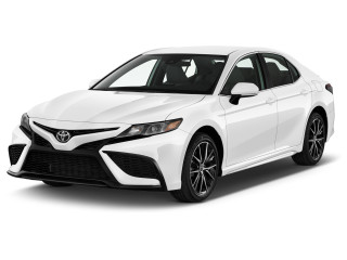 2023 Toyota Camry SE Auto (Natl) Angular Front Exterior View