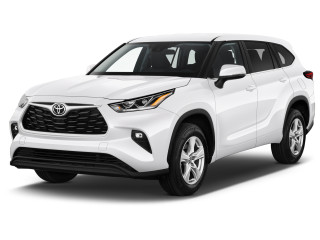 2023 Toyota Highlander LE FWD (Natl) Angular Front Exterior View