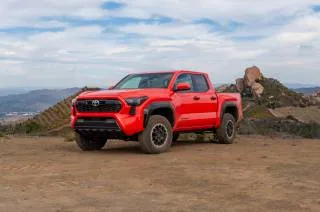 Nissan Frontier vs. Toyota Tacoma: Compare Pickup Trucks