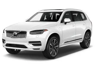 2025 Volvo XC90 B6 AWD Plus 6-Seater Angular Front Exterior View