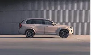 2025.5 Volvo XC90 kicks off renewed plug-in hybrid push