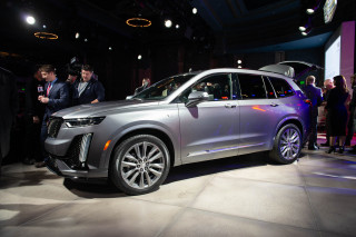 2020 Cadillac XT6 luxury three-row crossover SUV first look: Family hauler for a new generation post thumbnail