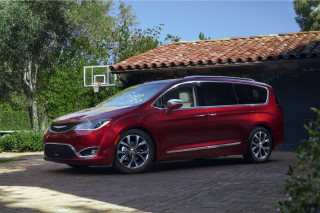 2020 Chrysler Pacifica image