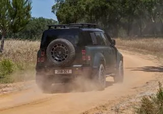 2025 Land Rover Defender Octa