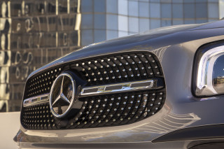 Mercedes-Benz issues two recalls for fire risk in SUVs and faulty rearview cameras 2022 Mercedes-Benz GLB-Class