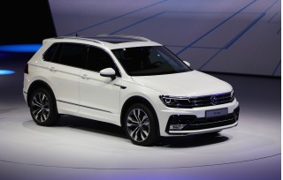 2017 Volkswagen Tiguan Preview Video , Gallery 1 - The Car Connection