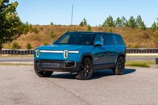 2025 Rivian R1S