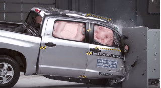 2019 Toyota Tundra crash test