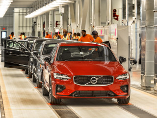 Motor Authority builds a 2019 Volvo S60