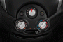2015 Nissan Versa Note 5dr HB CVT 1.6 SL Temperature Controls
