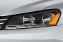 2016 Volkswagen Passat 4-door Sedan 1.8T Auto SE Headlight