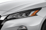 2019 Nissan Altima 2.5 SV Sedan Headlight