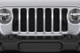 2022 Jeep Gladiator Sport S 4x4 Grille