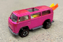 Hot Wheels Volkswagen pink Beach Bomb